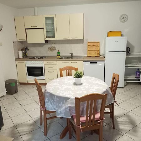 Apartments Vodaric Loznati Cres Bagian luar foto
