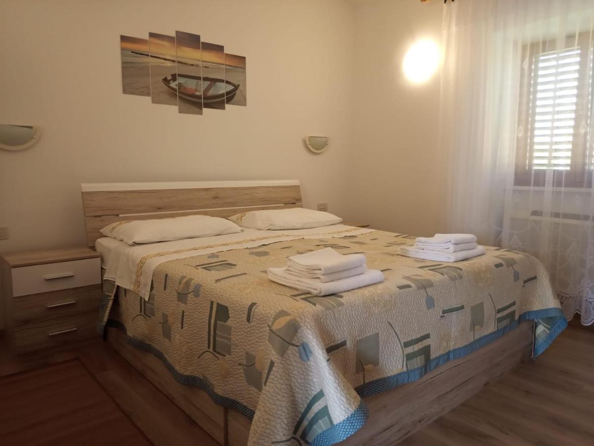 Apartments Vodaric Loznati Cres Bagian luar foto